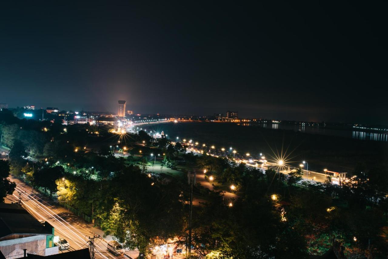 V Hotel Vientiane Dış mekan fotoğraf