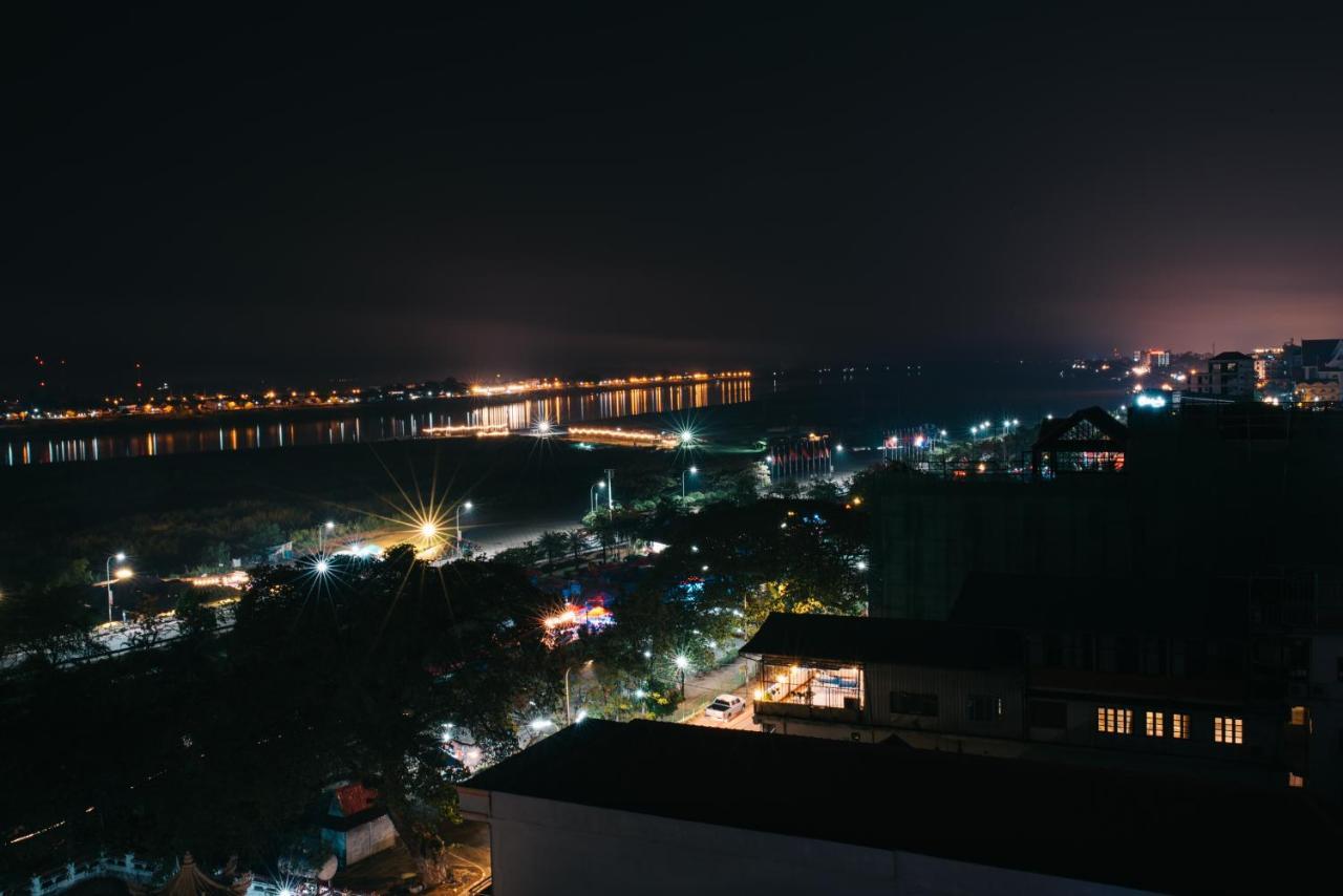 V Hotel Vientiane Dış mekan fotoğraf
